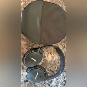 Bose Quiet Comfort and Noise Cancelling Bluetooth Headphones.